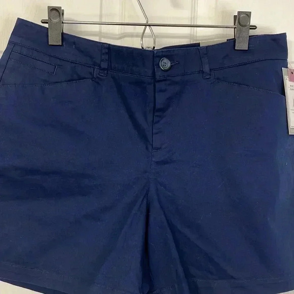 Dockers Mid Rise Curvy Fit Shorts Navy Blue - 14 Petite NEW - Picture 2 of 8